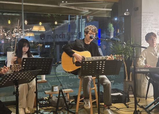 커피와 함께하는 음악 산책