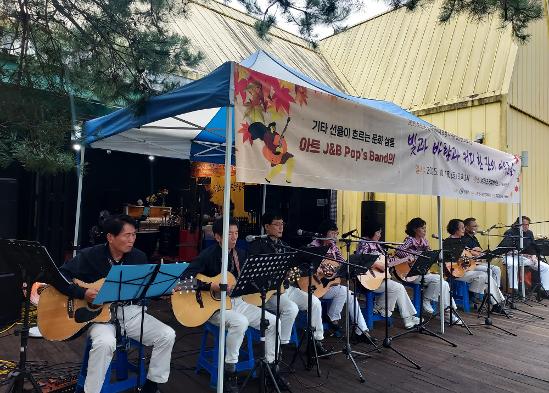 빛과 바람과 커피 한 잔의 여유로움