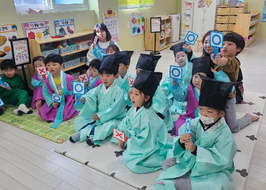 꼬마 유생들의 의젓한 인사, ‘도시 유생들의 인(仁)친 나들이’